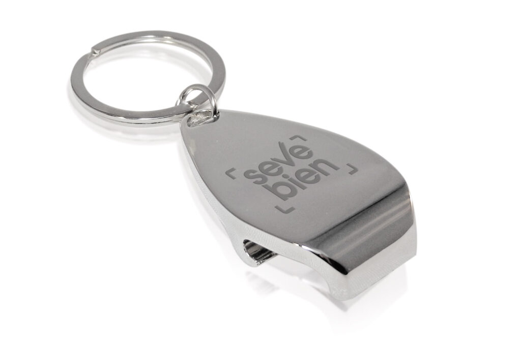 LLAVERO METÁLICO CON ABREBOTELLAS